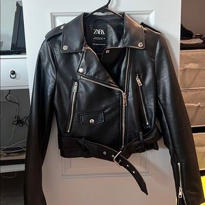 Zara Cropped Faux Leather Jacket xs
